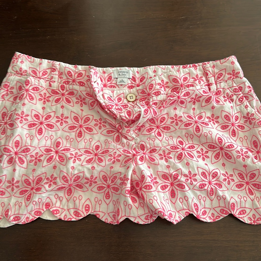 Crown and Ivy shorts never worn